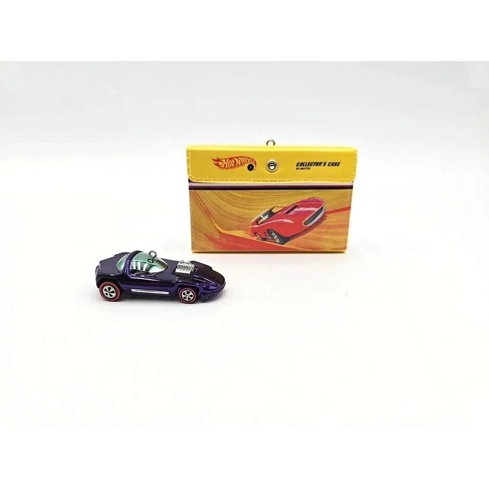 Hallmark Ornament: 2001 Silhouette and Case 1968 |‎ QX6605